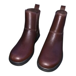 UGG Brown Leather Ankle Boots Classic Design‎